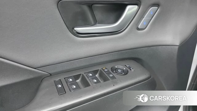 Hyundai Kona (SX2) 2023 Белый из Кореи, фото 3
