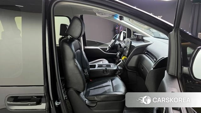 Hyundai Staria 2021 Черный из Кореи, фото 3