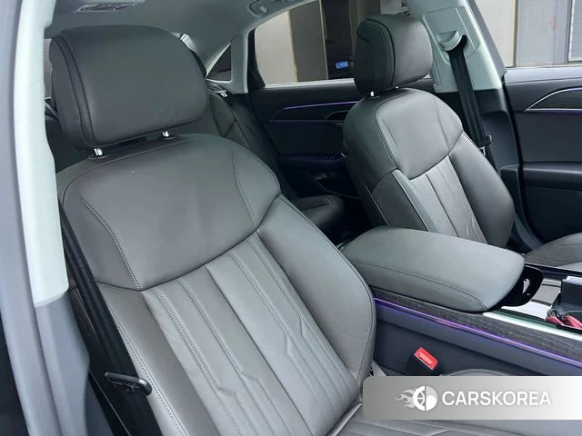 Audi A8 2025 Черный из Китая, фото 3