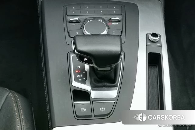Audi Q5L 2021 Белый из Китая, фото 3