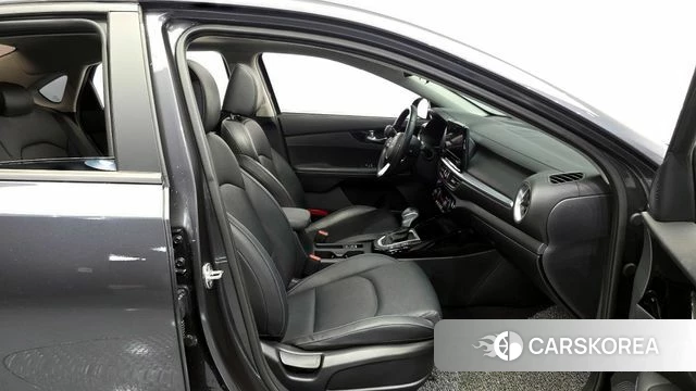 Kia The New K3 2nd generation 2022 Серый из Кореи, фото 3