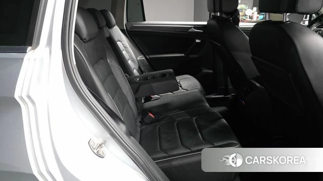 Volkswagen Tiguan second Generation 2018 Серебряный из Кореи, фото 3