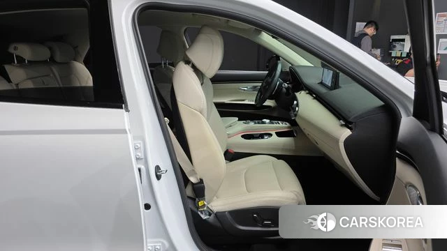 Genesis GV70 2021 Белый из Кореи, фото 3