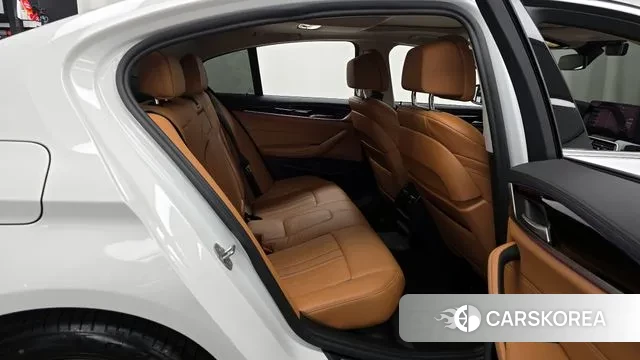 BMW 5 Series (G30) 2021 Белый из Кореи, фото 3