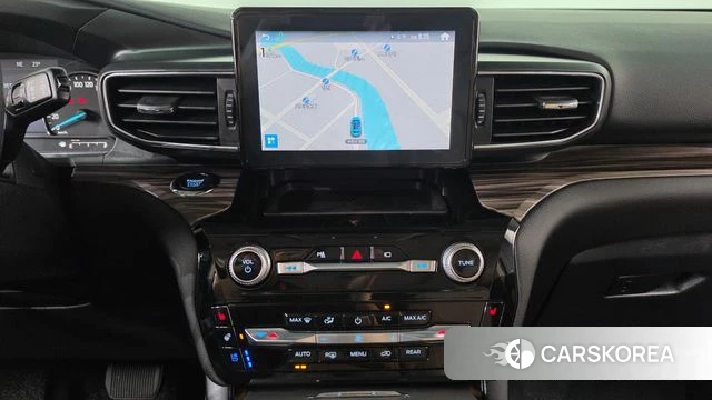 Ford Explorer 6th Generation 2022 Белый из Кореи, фото 3
