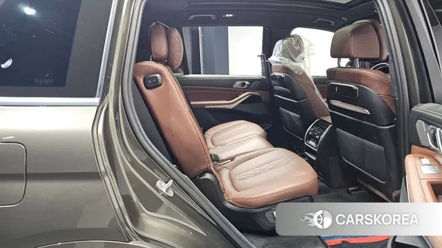 BMW X7 (G07) 2023 Зеленый из Кореи, фото 3