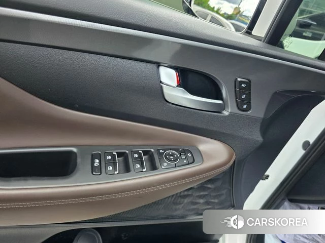 Hyundai The New Santa Fe 2023 Белый из Кореи, фото 3