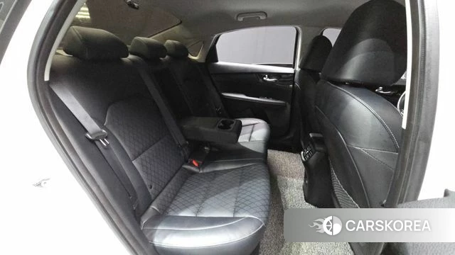 Kia The New K3 2nd generation 2021 Белый из Кореи, фото 3