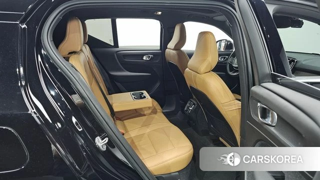 Volvo XC40 2022 Черный из Кореи, фото 3