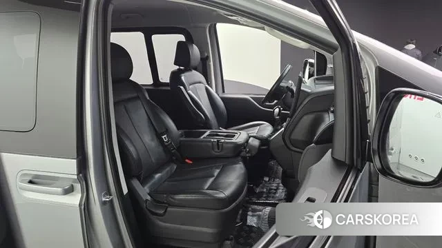 Hyundai Staria 2022 Серебряный из Кореи, фото 3