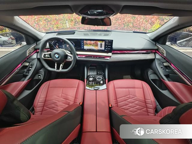 BMW 5 series 2025 Черный из Китая, фото 3