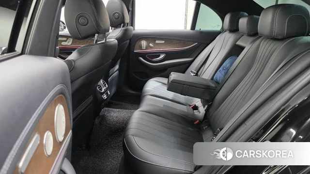 Mercedes-Benz E-Class W213 2023 Черный из Кореи, фото 3