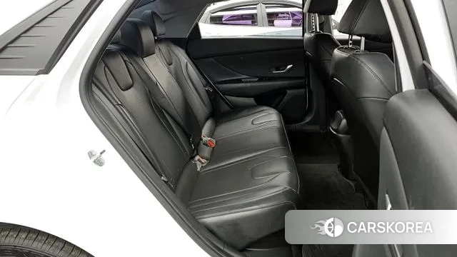 Hyundai Avante Hybrid (CN7) 2022 Белый из Кореи, фото 3