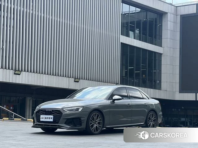 Audi S4 2022 Серебристо-серый из Китая, фото 3