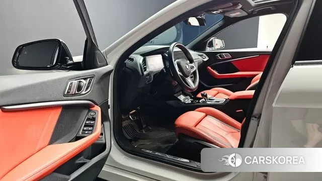 BMW 1 Series (F40) 2022 Белый из Кореи, фото 3