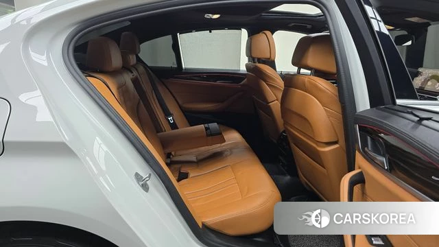 BMW 5 Series (G30) 2022 Белый из Кореи, фото 3