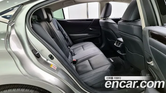 Lexus ES300h 7th generation 2018 Серебристо-серый из Кореи, фото 3