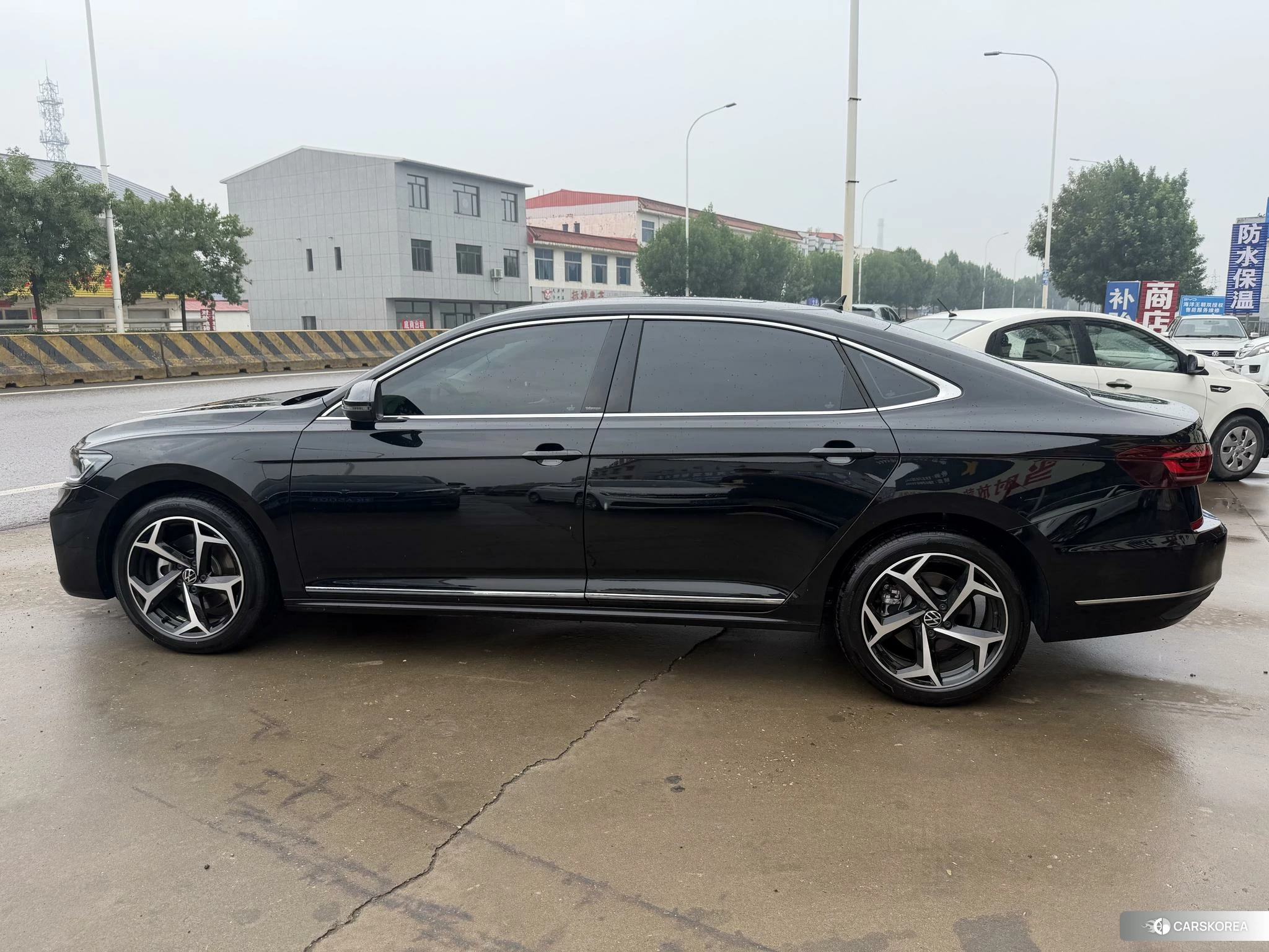 Volkswagen Passat 2025 Черный из Китая, фото 3