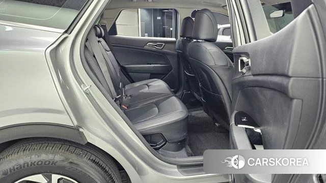Kia Sportage 5th Generation Hybrid 2022 Серебристо-серый из Кореи, фото 3