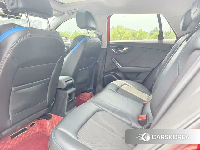 Audi Q2L e-tron 2021 Красный из Китая, фото 3