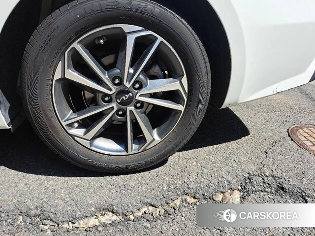 Kia The New K3 2nd generation 2021 Белый из Кореи, фото 3