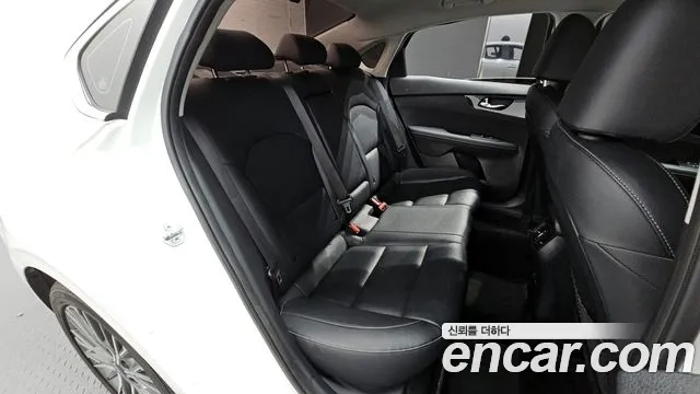 Kia The New K3 2nd generation 2021 Белый из Кореи, фото 3