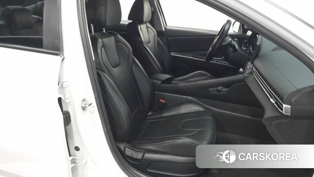 Hyundai Avante Hybrid (CN7) 2022 Белый из Кореи, фото 3