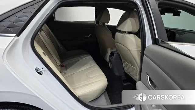 Hyundai The New Avante (CN7) 2023 Белый из Кореи, фото 3