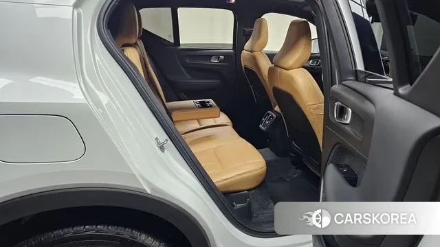 Volvo XC40 2021 Белый из Кореи, фото 3