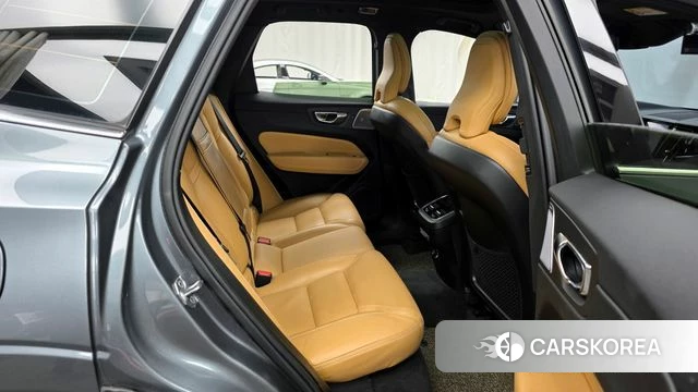Volvo XC60 second Generation 2019 Серебристо-серый из Кореи, фото 3