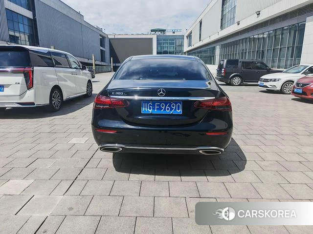 Mercedes-Benz E-class 2021 Черный из Китая, фото 3