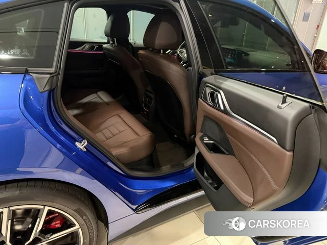 BMW 4 Series (G22) 2025 Синий из Кореи, фото 3