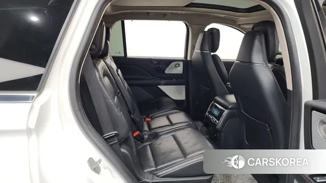 Lincoln Aviator 2nd generation 2020 Белый из Кореи, фото 3