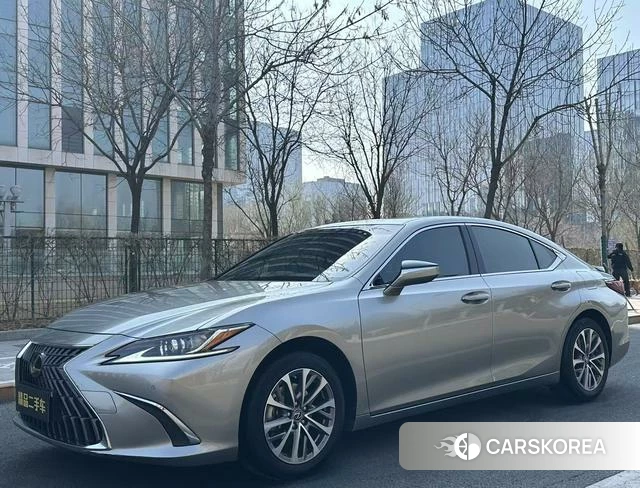 Lexus ES 2023 Шампань из Китая, фото 3