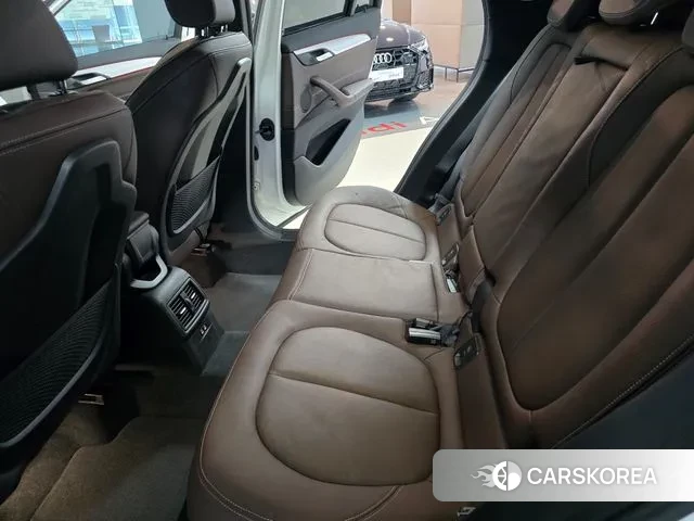 BMW X1 (F48) 2022 Белый из Кореи, фото 3