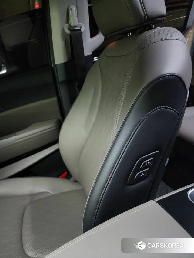 Kia The New Carnival 4th Generation 2025 Светло-серебряный цвет из Кореи, фото 3