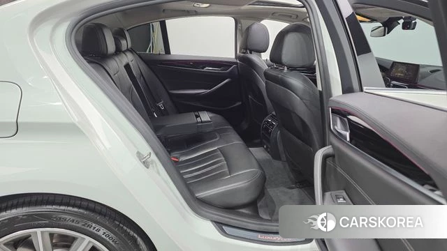 BMW 5 Series (G30) 2019 Белый из Кореи, фото 3