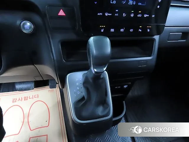 Hyundai Staria 2025 Белый из Кореи, фото 3