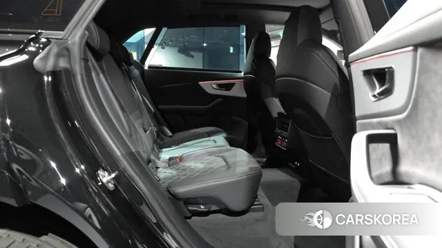 Audi Q8 (4M) 2025 Черный из Кореи, фото 3