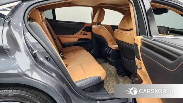 Lexus ES300h 7th generation 2022 Серый из Кореи, фото 3