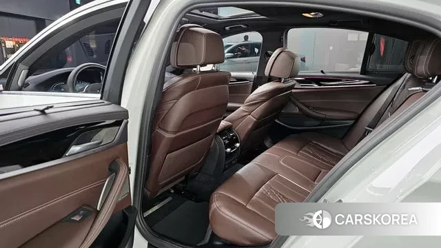 BMW 5 Series (G30) 2022 Белый из Кореи, фото 3