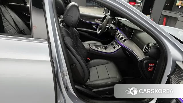 Mercedes-Benz E-Class W213 2022 Серебряный из Кореи, фото 3