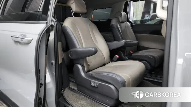 Kia The New Carnival 4th Generation 2024 Серебристо-серый из Кореи, фото 3