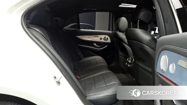 Mercedes-Benz E-Class W213 2021 Белый из Кореи, фото 3