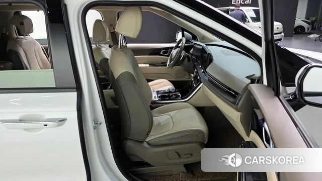 Kia Carnival 4th generation 2023 Белый из Кореи, фото 3