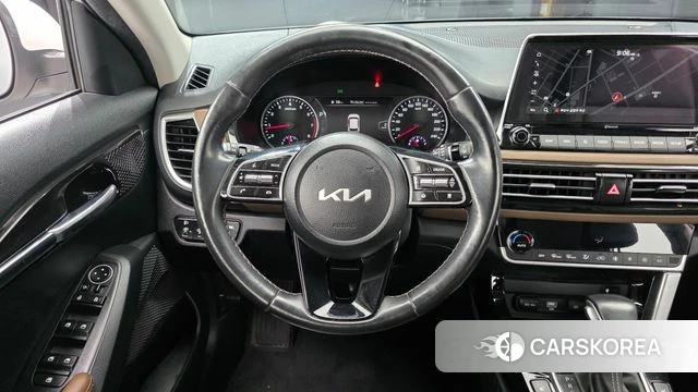 Kia Seltos 2022 Белый из Кореи, фото 3