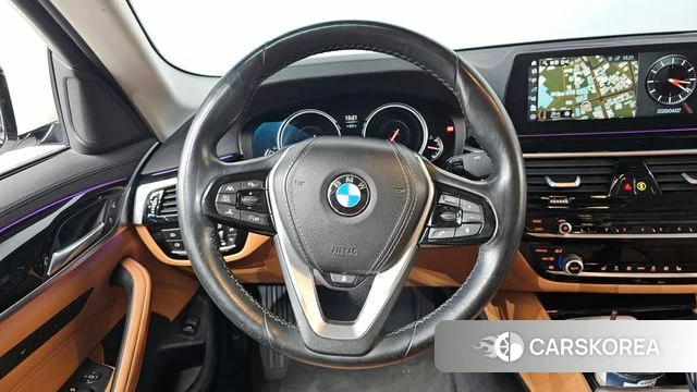 BMW 5 Series (G30) 2018 Белый из Кореи, фото 3