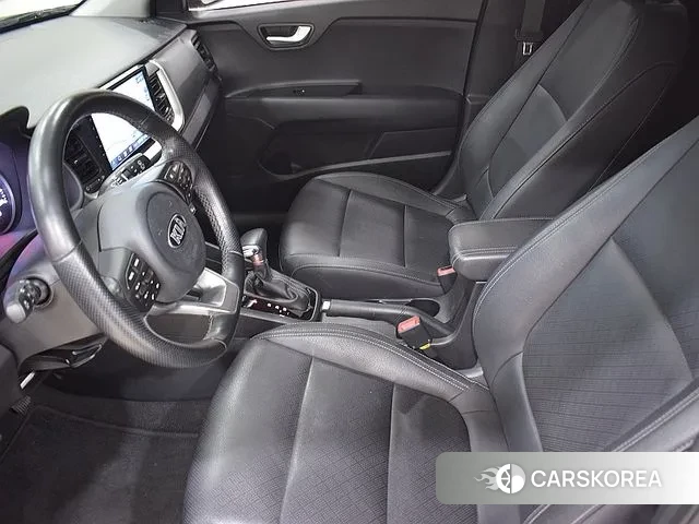 Kia Stonic 2018 Черный из Кореи, фото 3