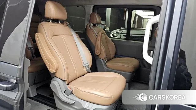 Hyundai Staria 2023 Серый из Кореи, фото 3