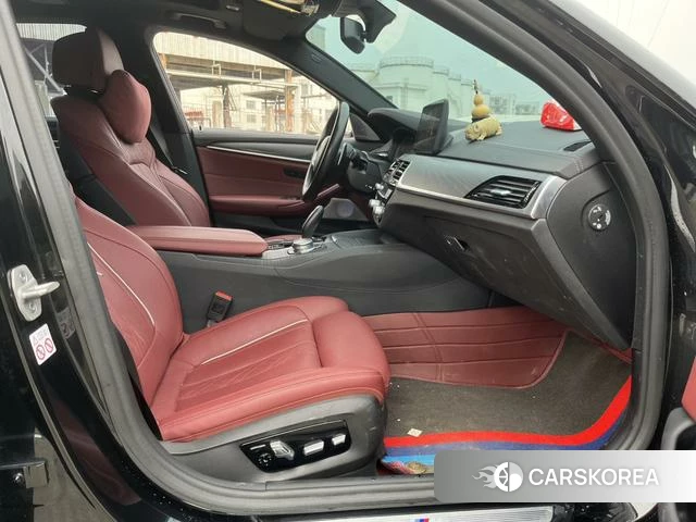 BMW 5 series 2022 Черный из Китая, фото 3